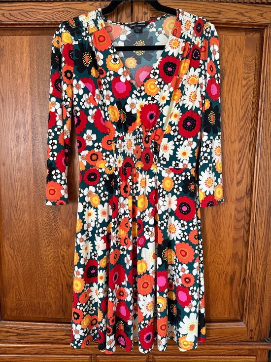 Maggy London Dresses & Skirts - Maggy London floral knee length dress